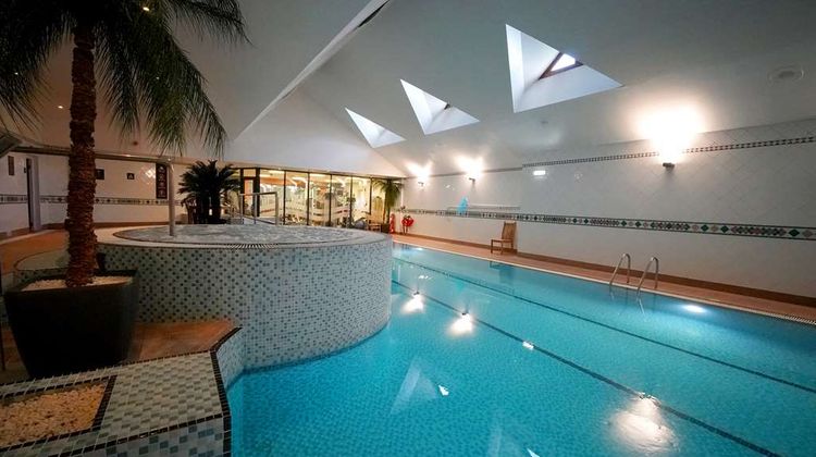 Hilton East Midlands Airport Pool