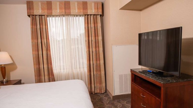 <b>Hilton Garden Inn Erie Room</b>. Images powered by <a href="https://iceportal.shijigroup.com/" title="IcePortal" target="_blank">IcePortal</a>.