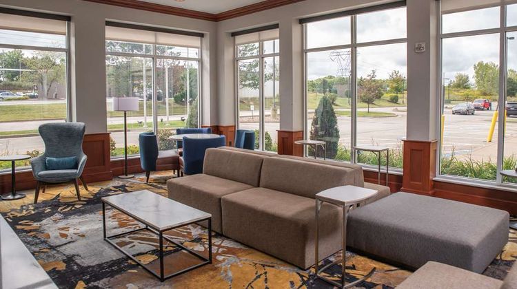 Hilton Garden Inn Erie Lobby