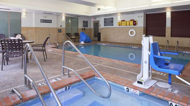<b>Hilton Garden Inn Evansville Pool</b>. Images powered by <a href="https://iceportal.shijigroup.com/" title="IcePortal" target="_blank">IcePortal</a>.