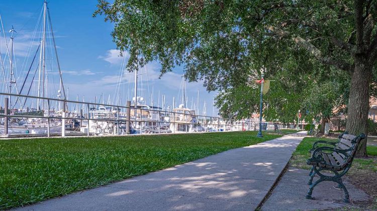 DoubleTree by Hilton New Bern Riverfront Exterior