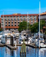 DoubleTree by Hilton New Bern Riverfront