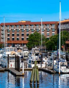 DoubleTree by Hilton New Bern Riverfront