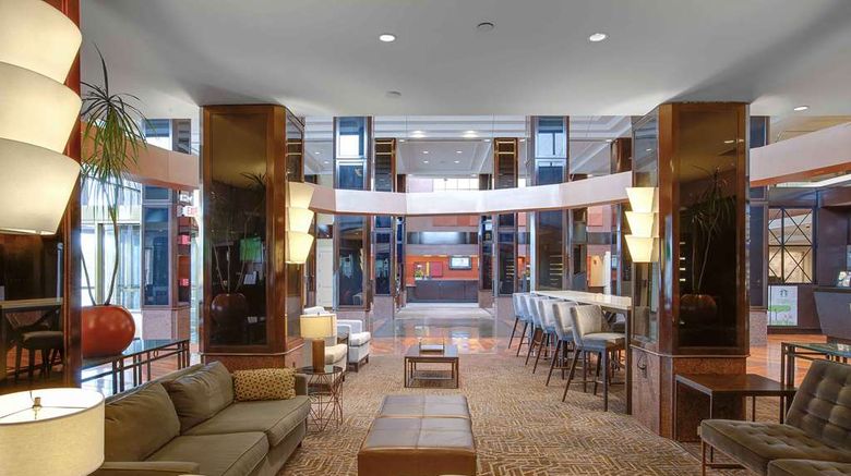 <b>Hilton Newark Airport Lobby</b>. Images powered by <a href="https://iceportal.shijigroup.com/" title="IcePortal" target="_blank">IcePortal</a>.
