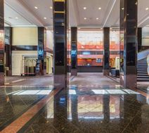 Hilton Newark Airport Lobby