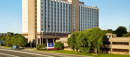 Hilton Newark Airport Exterior