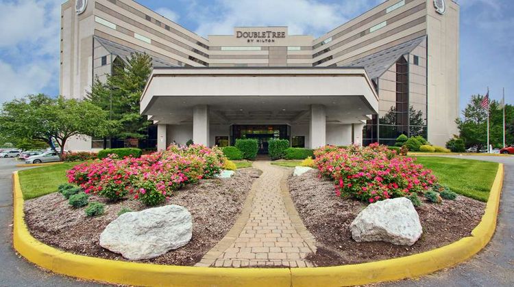 DoubleTree by Hilton Hotel Newark Airprt Exterior