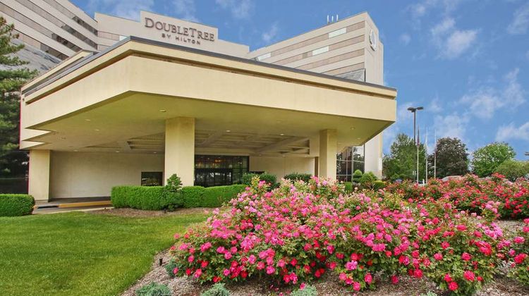 DoubleTree by Hilton Hotel Newark Airprt Exterior