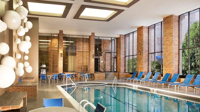 <b>Hilton Parsippany Pool</b>. Images powered by <a href="https://iceportal.shijigroup.com/" title="IcePortal" target="_blank">IcePortal</a>.
