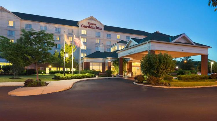 Hilton Garden Inn Edison/Raritan Center Exterior