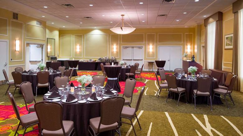 <b>Hilton Garden Inn Edison/Raritan Center Meeting</b>. Images powered by <a href="https://iceportal.shijigroup.com/" title="IcePortal" target="_blank">IcePortal</a>.
