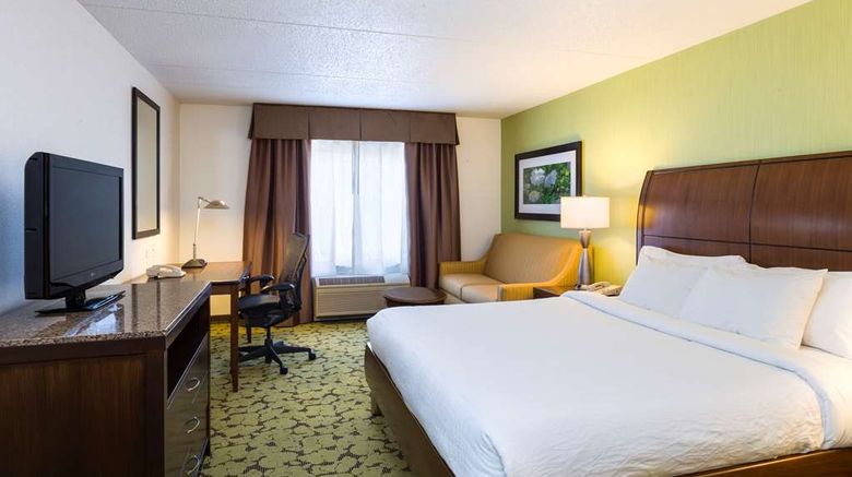 <b>Hilton Garden Inn Edison/Raritan Center Room</b>. Images powered by <a href="https://iceportal.shijigroup.com/" title="IcePortal" target="_blank">IcePortal</a>.