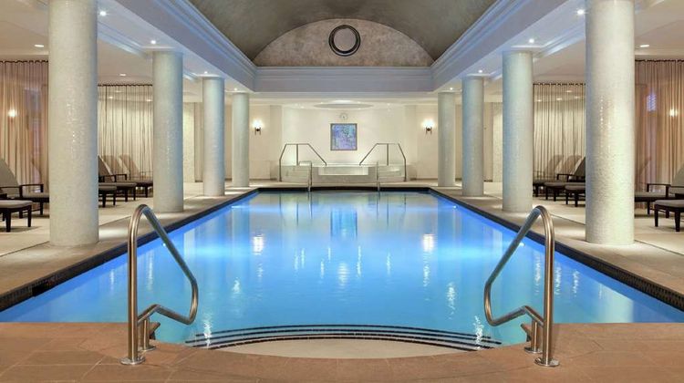 Hilton Short Hills Pool