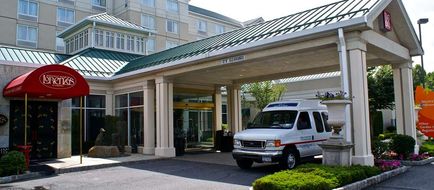 Hilton Garden Inn New York/Staten Island Exterior