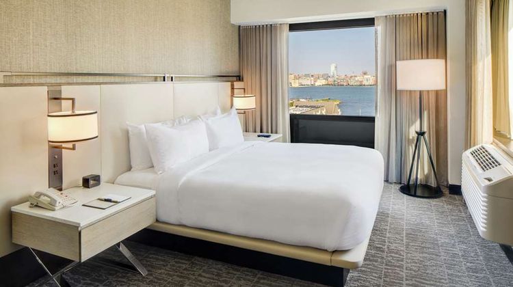 DoubleTree Jersey City Room