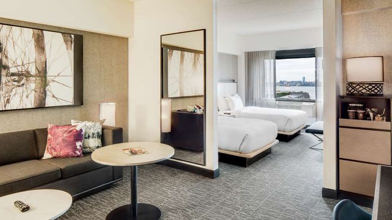 <b>DoubleTree Jersey City Room</b>. Images powered by <a href="https://iceportal.shijigroup.com/" title="IcePortal" target="_blank">IcePortal</a>.
