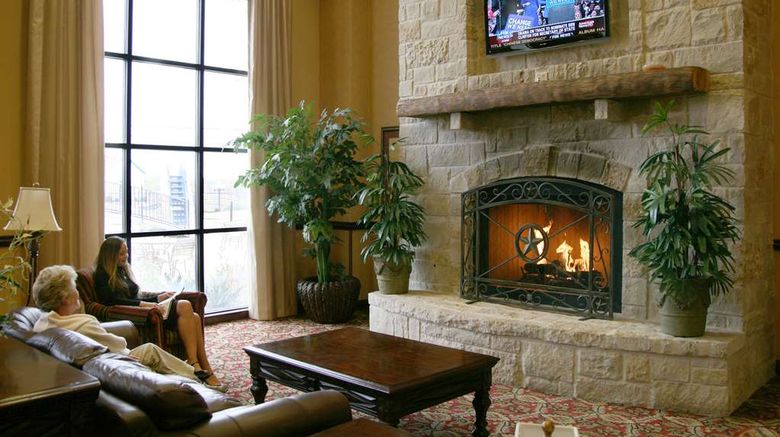 <b>Hampton Inn & Suites Fredericksburg Lobby</b>. Images powered by <a href="https://iceportal.shijigroup.com/" title="IcePortal" target="_blank">IcePortal</a>.