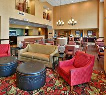 Hampton Inn & Suites Fredericksburg Lobby