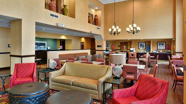 <b>Hampton Inn & Suites Fredericksburg Lobby</b>. Images powered by <a href="https://iceportal.shijigroup.com/" title="IcePortal" target="_blank">IcePortal</a>.