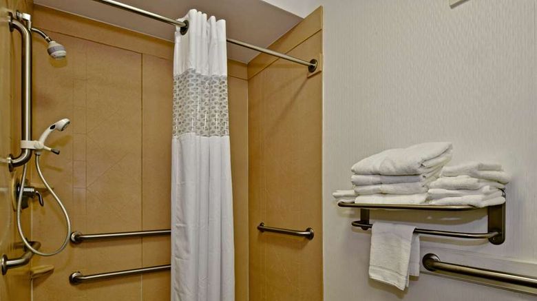 <b>Hampton Inn & Suites Fredericksburg Room</b>. Images powered by <a href="https://iceportal.shijigroup.com/" title="IcePortal" target="_blank">IcePortal</a>.