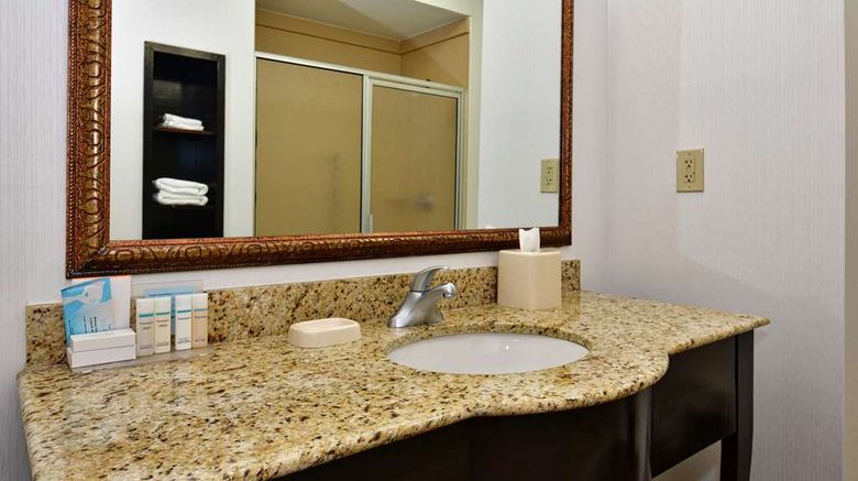 <b>Hampton Inn & Suites Fredericksburg Room</b>. Images powered by <a href="https://iceportal.shijigroup.com/" title="IcePortal" target="_blank">IcePortal</a>.