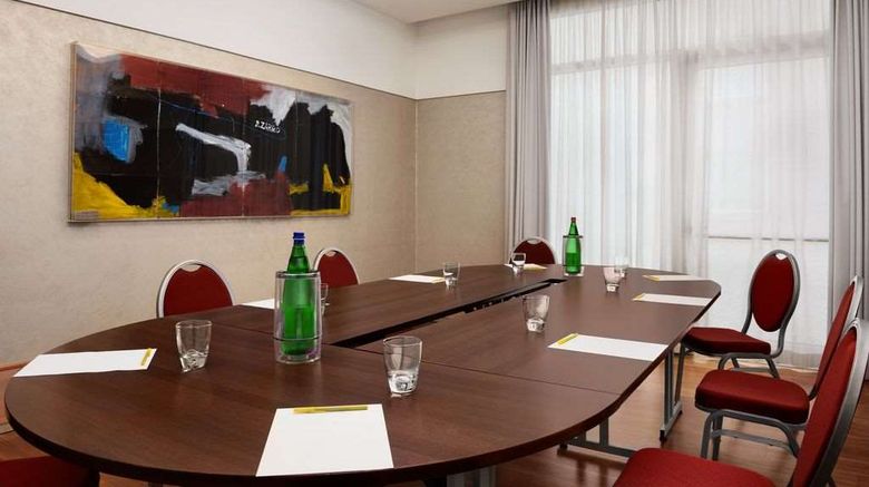 <b>Hilton Garden Inn Rome Airport Meeting</b>. Images powered by <a href="https://iceportal.shijigroup.com/" title="IcePortal" target="_blank">IcePortal</a>.