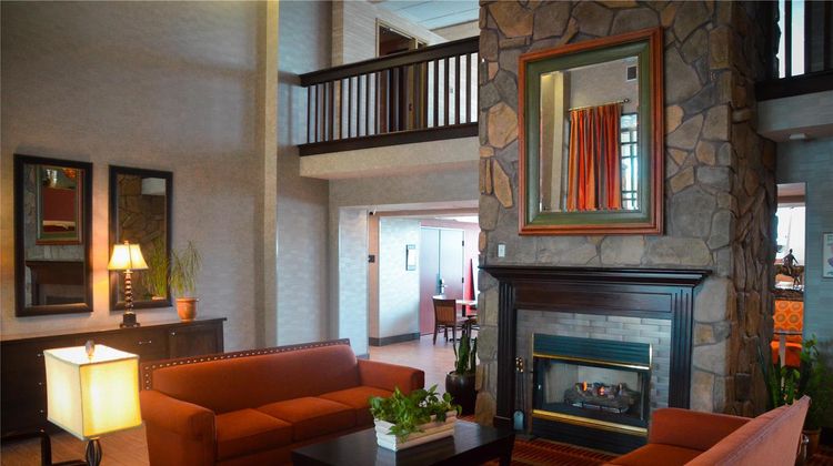 Hampton Inn & Suites Flagstaff Lobby