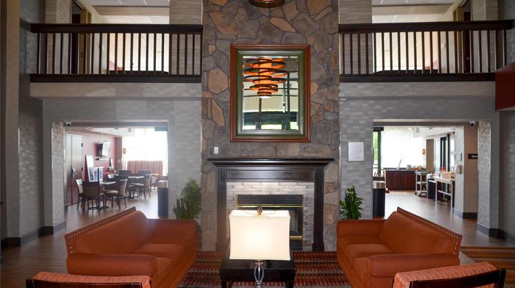 Hampton Inn & Suites Flagstaff Lobby