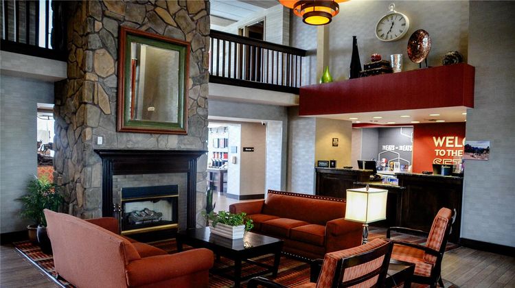 Hampton Inn & Suites Flagstaff Lobby