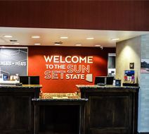 Hampton Inn & Suites Flagstaff Lobby