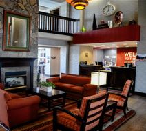 Hampton Inn & Suites Flagstaff Lobby