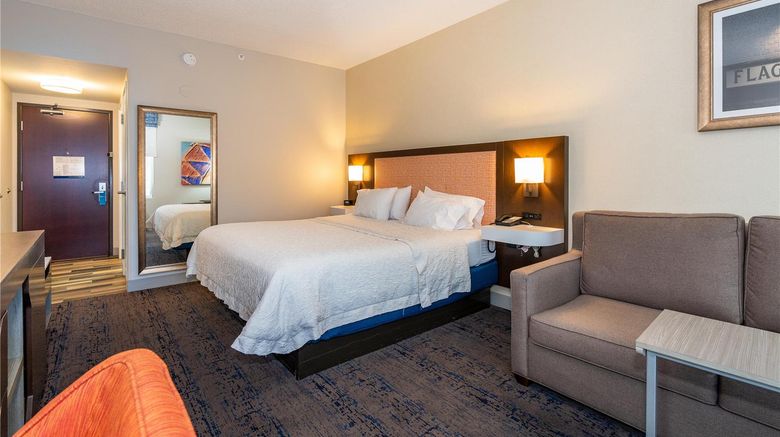 <b>Hampton Inn & Suites Flagstaff Room</b>. Images powered by <a href="https://iceportal.shijigroup.com/" title="IcePortal" target="_blank">IcePortal</a>.
