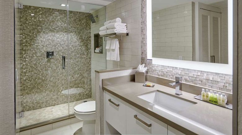 <b>Bahia Mar - a DoubleTree by Hilton Room</b>. Images powered by <a href="https://iceportal.shijigroup.com/" title="IcePortal" target="_blank">IcePortal</a>.