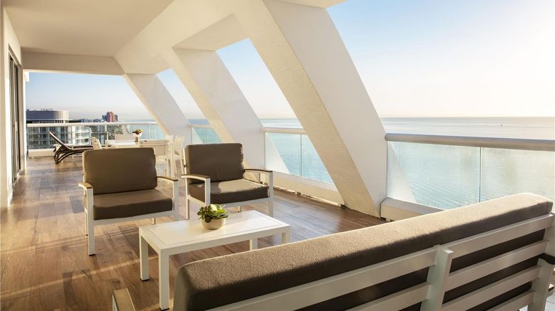 <b>Conrad Fort Lauderdale Beach Room</b>. Images powered by <a href="https://iceportal.shijigroup.com/" title="IcePortal" target="_blank">IcePortal</a>.