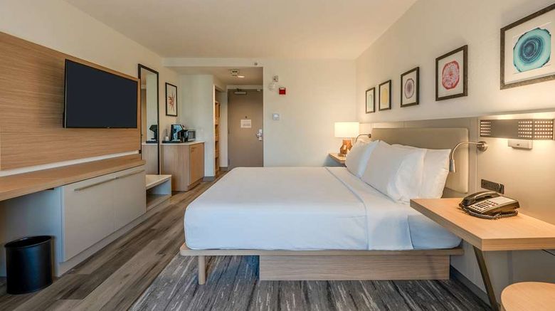 <b>Hilton Garden Inn Ft. Lauderdale Airport Room</b>. Images powered by <a href="https://iceportal.shijigroup.com/" title="IcePortal" target="_blank">IcePortal</a>.