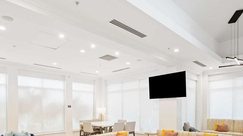 <b>Hilton Garden Inn Ft. Lauderdale Airport Lobby</b>. Images powered by <a href="https://iceportal.shijigroup.com/" title="IcePortal" target="_blank">IcePortal</a>.