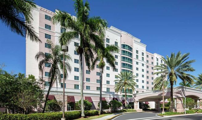 DoubleTree by Hilton Sunrise - Sawgrass Exterior
