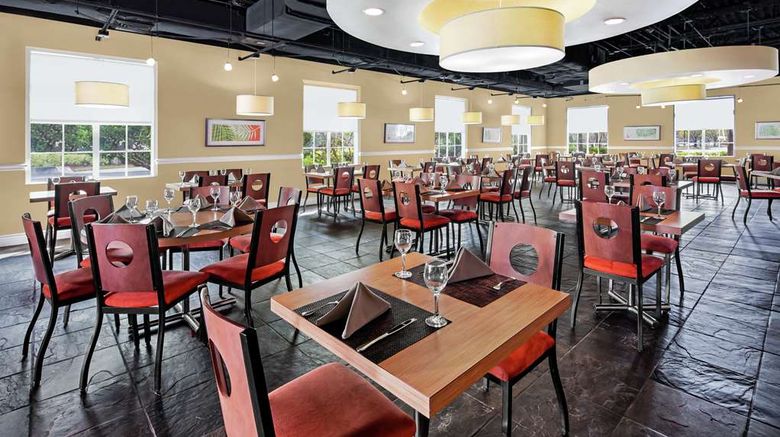 <b>DoubleTree by Hilton Sunrise - Sawgrass Restaurant</b>. Images powered by <a href="https://iceportal.shijigroup.com/" title="IcePortal" target="_blank">IcePortal</a>.