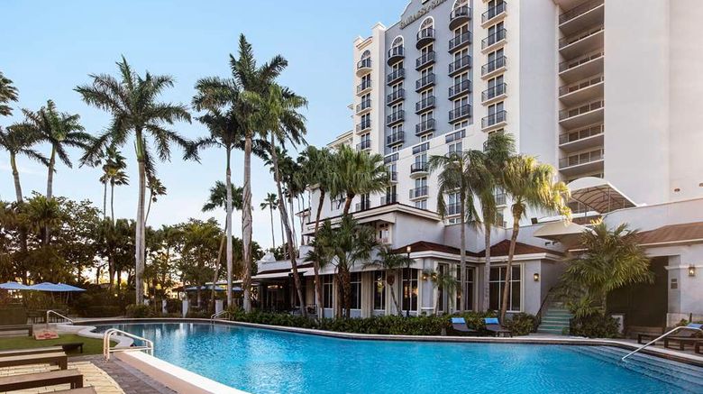 <b>Embassy Suites Ft. Lauderdale 17th Strt Pool</b>. Images powered by <a href="https://iceportal.shijigroup.com/" title="IcePortal" target="_blank">IcePortal</a>.