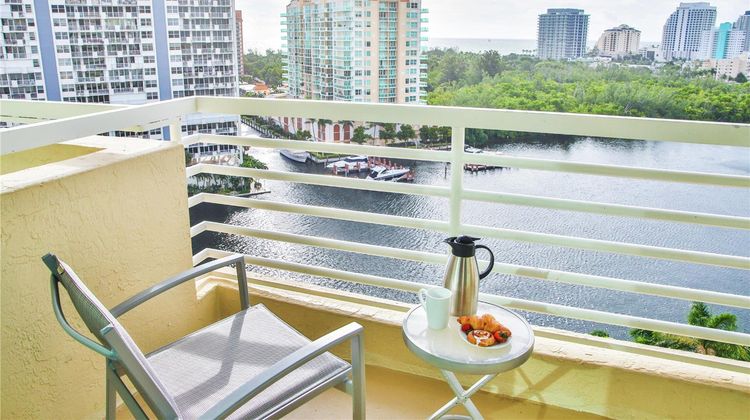 GALLERYone-a DoubleTree Suites by Hilton Room