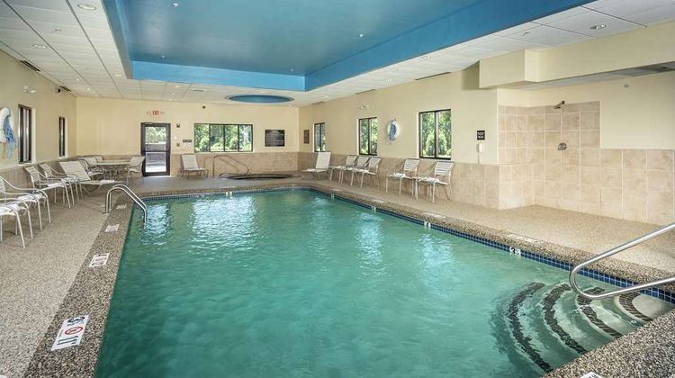 Hampton Inn Fall River/Westport Pool