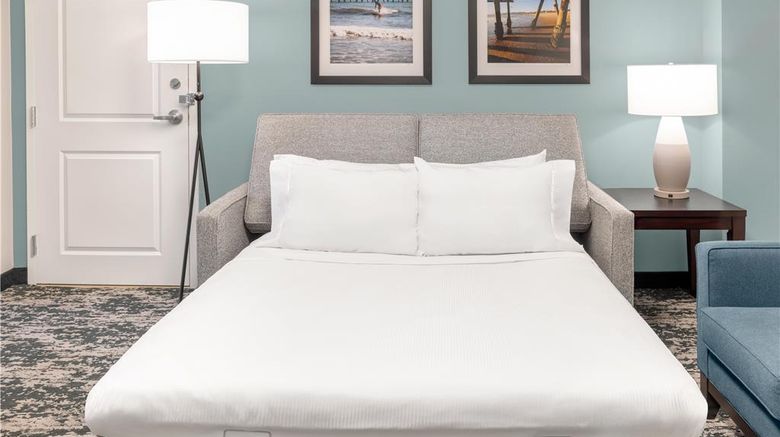 <b>Embassy Suites Hotel Fort Myers/Estero Room</b>. Images powered by <a href="https://iceportal.shijigroup.com/" title="IcePortal" target="_blank">IcePortal</a>.
