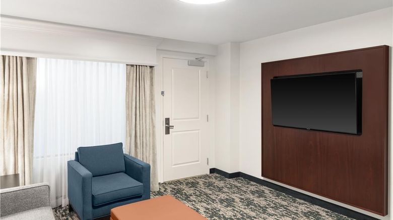 <b>Embassy Suites Hotel Fort Myers/Estero Room</b>. Images powered by <a href="https://iceportal.shijigroup.com/" title="IcePortal" target="_blank">IcePortal</a>.