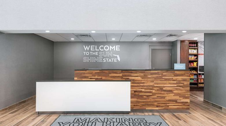 <b>Hampton Inn & Suites Fort Myers Beach Lobby</b>. Images powered by <a href="https://iceportal.shijigroup.com/" title="IcePortal" target="_blank">IcePortal</a>.