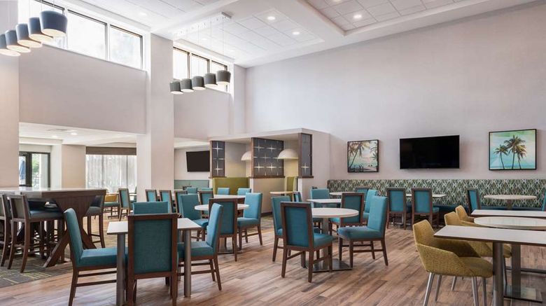 <b>Hampton Inn & Suites Fort Myers Beach Restaurant</b>. Images powered by <a href="https://iceportal.shijigroup.com/" title="IcePortal" target="_blank">IcePortal</a>.