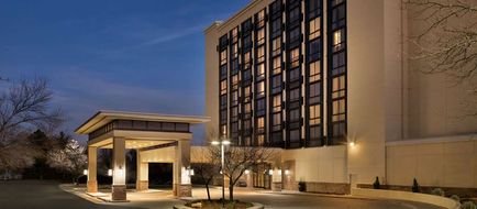 Hilton Fort Collins Exterior