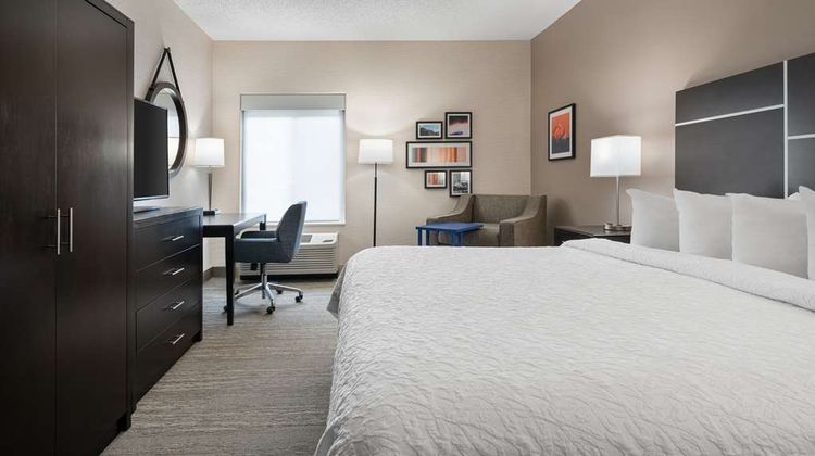 Hampton Inn Loveland Room