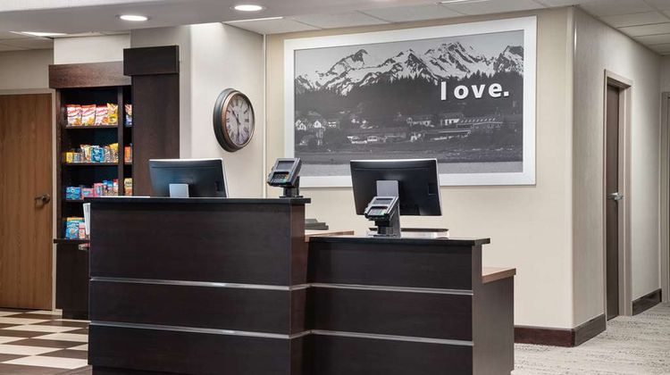 Hampton Inn Loveland Lobby