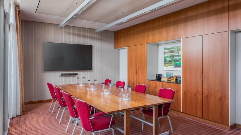 <b>Hilton Garden Inn Frankfurt Airport Meeting</b>. Images powered by <a href="https://iceportal.shijigroup.com/" title="IcePortal" target="_blank">IcePortal</a>.