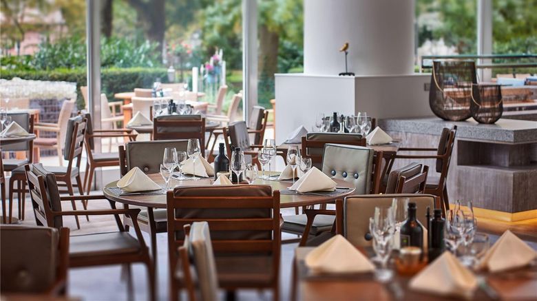 <b>Hilton Frankfurt City Centre Restaurant</b>. Images powered by <a href="https://iceportal.shijigroup.com/" title="IcePortal" target="_blank">IcePortal</a>.